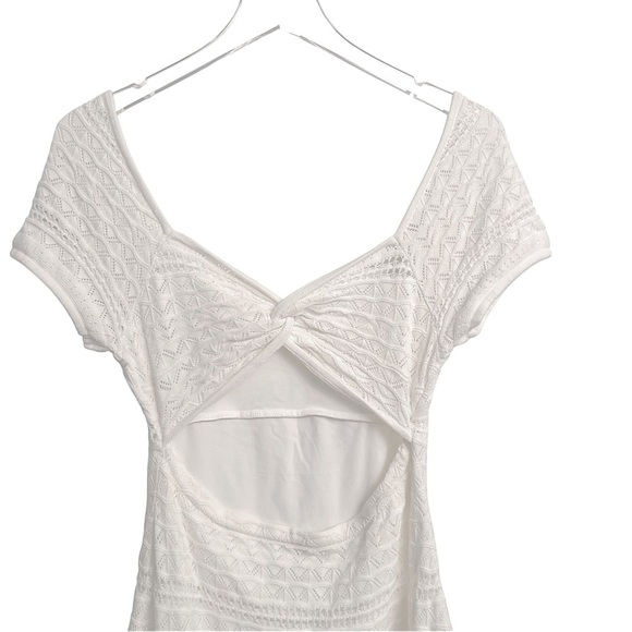 Hollister All-Over Knitted Crochet Style White Dress With Twist Back Detail SZ S - Picture 9 of 10